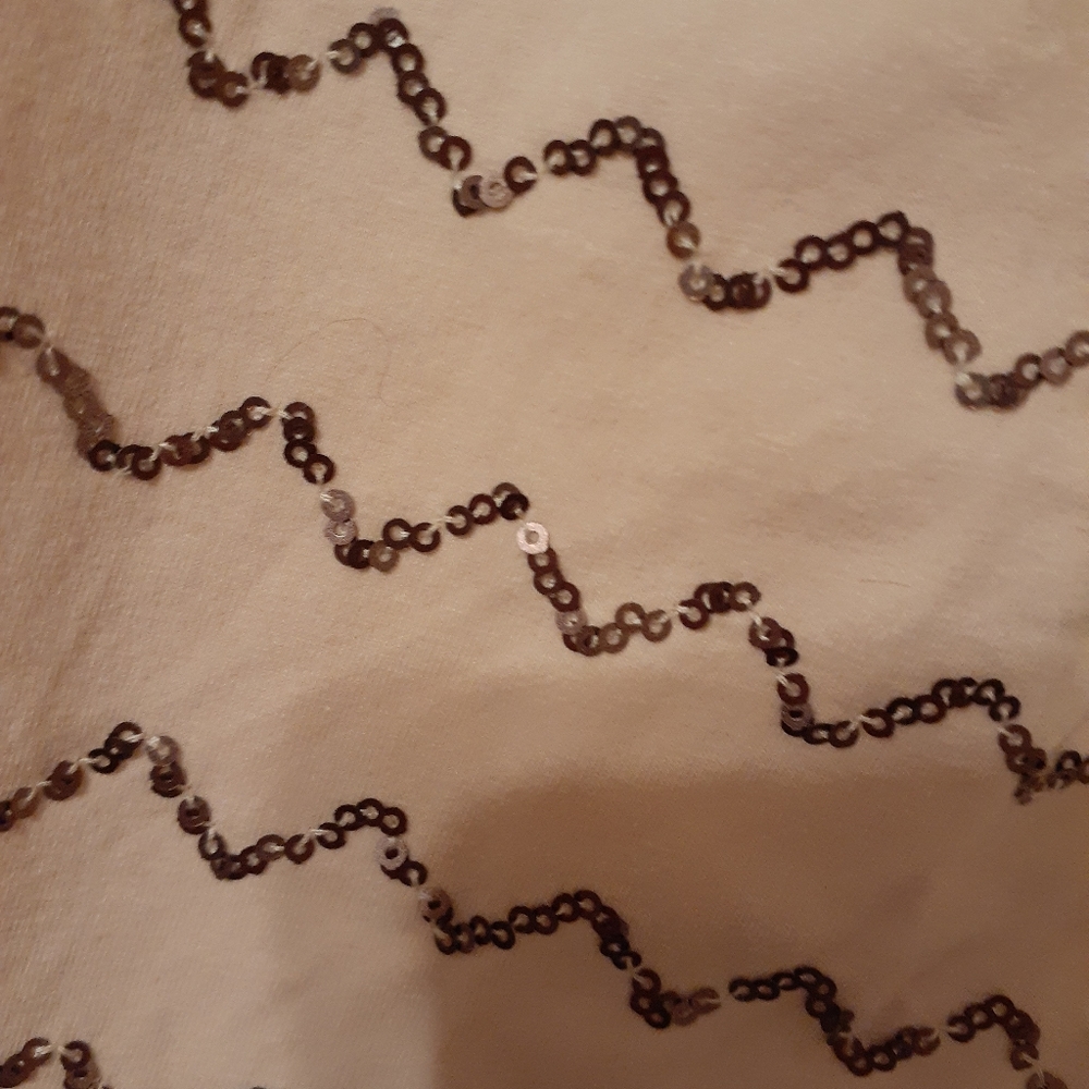 Y2k Loft tank top with a sequence squiggly design ( Leaving Soon ) - Picture 3 of 3